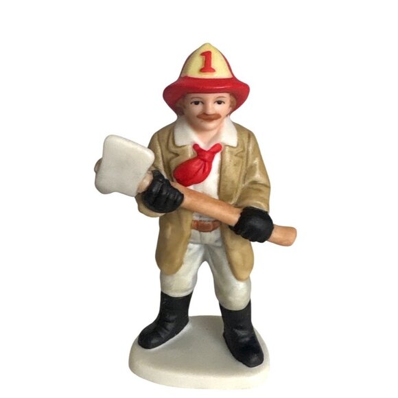 VTG‎ Lefton Colonial Village Fireman figurine, named "Bud Michaels" or Tom - Picture 5 of 6